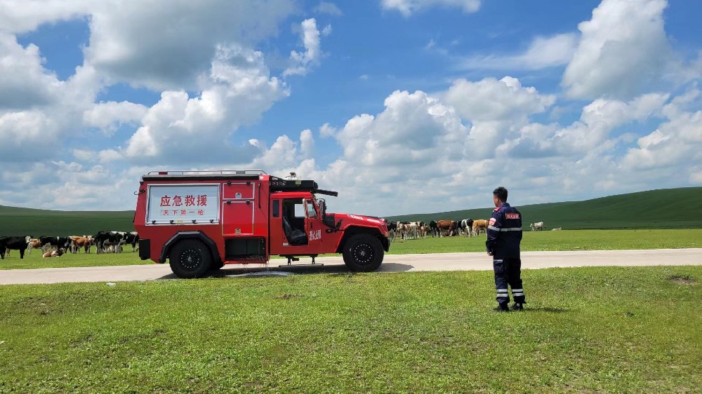 震序公司猛士應急救援車參加內蒙古“礪劍北疆-2022森林草原滅火作戰(zhàn)聯(lián)合演習”